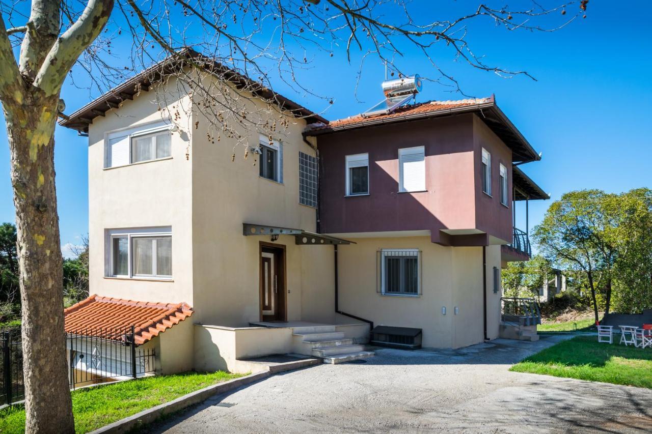 Luxury With Great Views Near Airport Villa