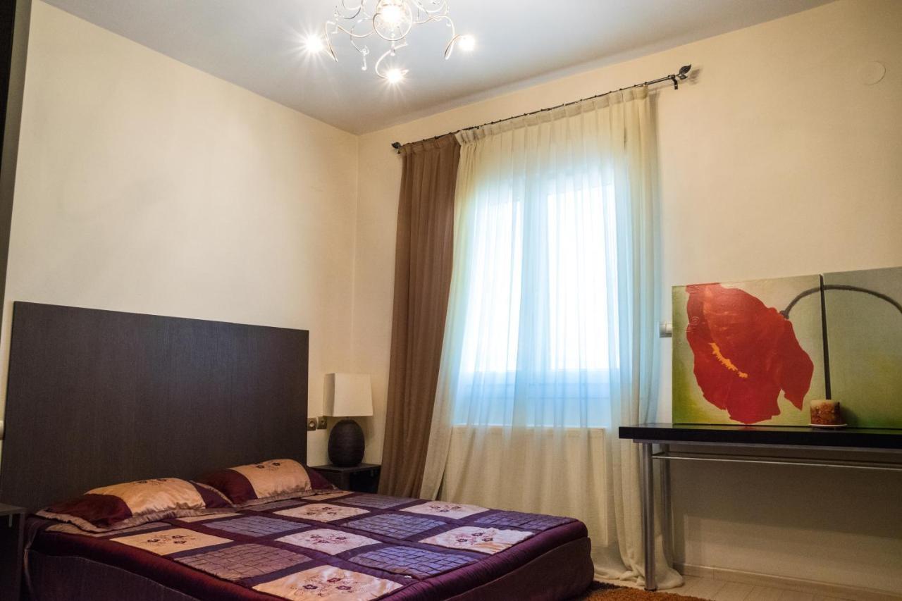 Luxury With Great Views Near Airport